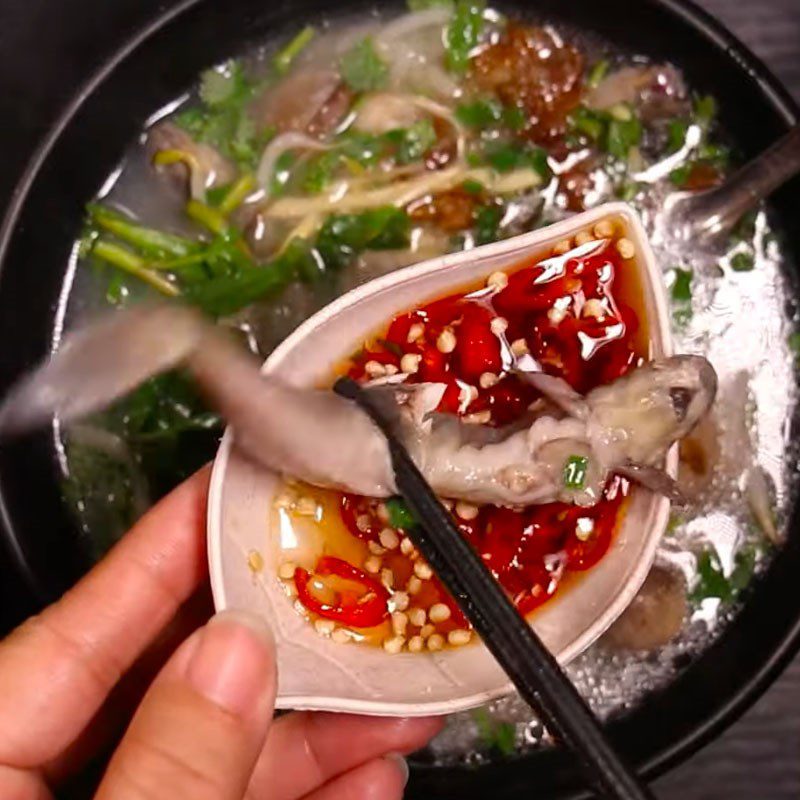 Step 4 Finished product Eel porridge with straw mushrooms