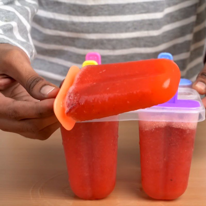 Step 4 Final product Strawberry popsicle