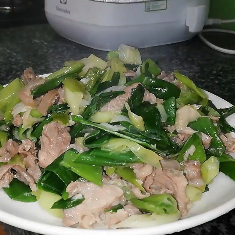 Step 4 Final Product Stir-fried beef with leeks