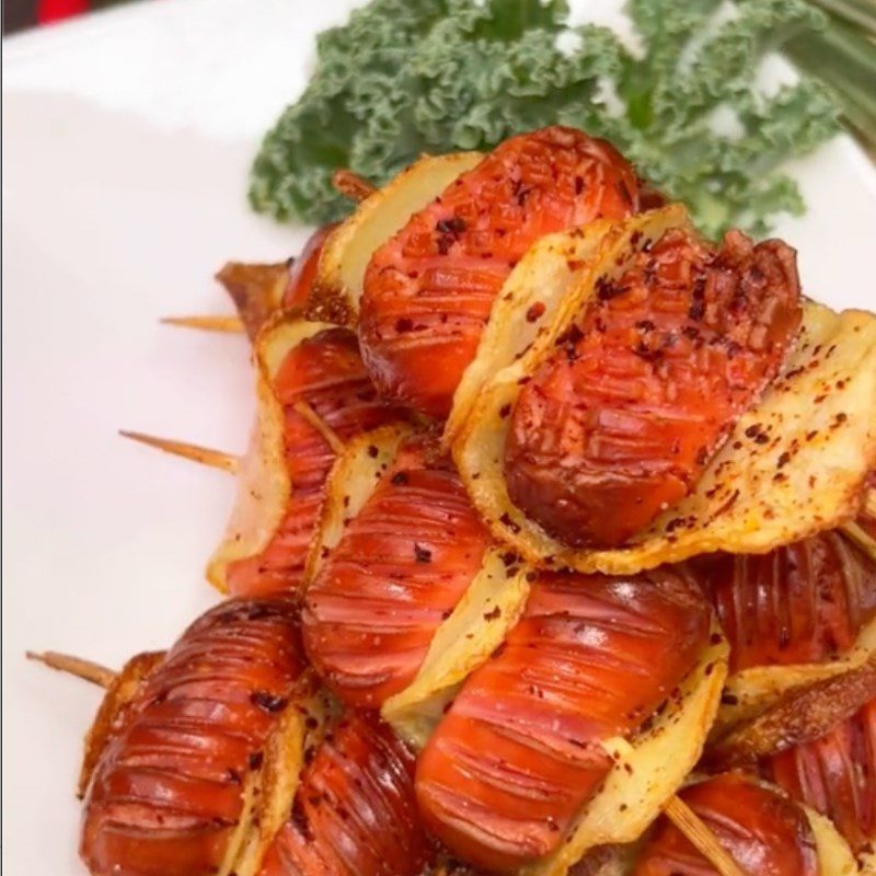 Step 4 Finished product How to make fried sausage-wrapped potatoes