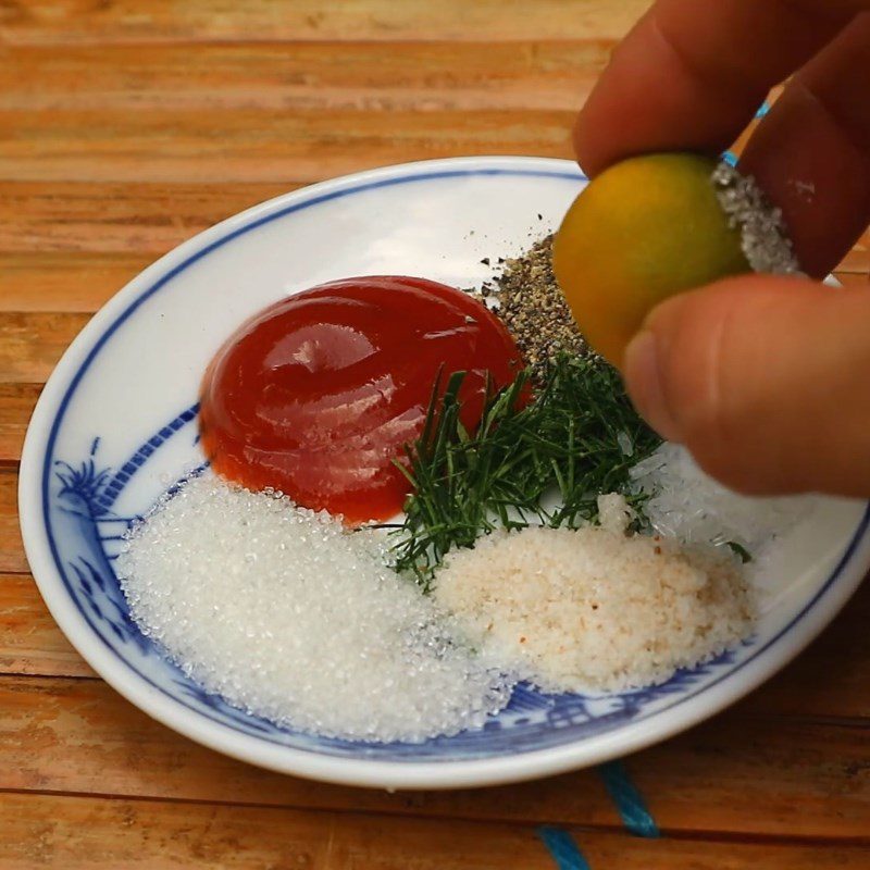 Step 4 Make the dipping sauce Crispy fried chicken with whole calamondin leaves