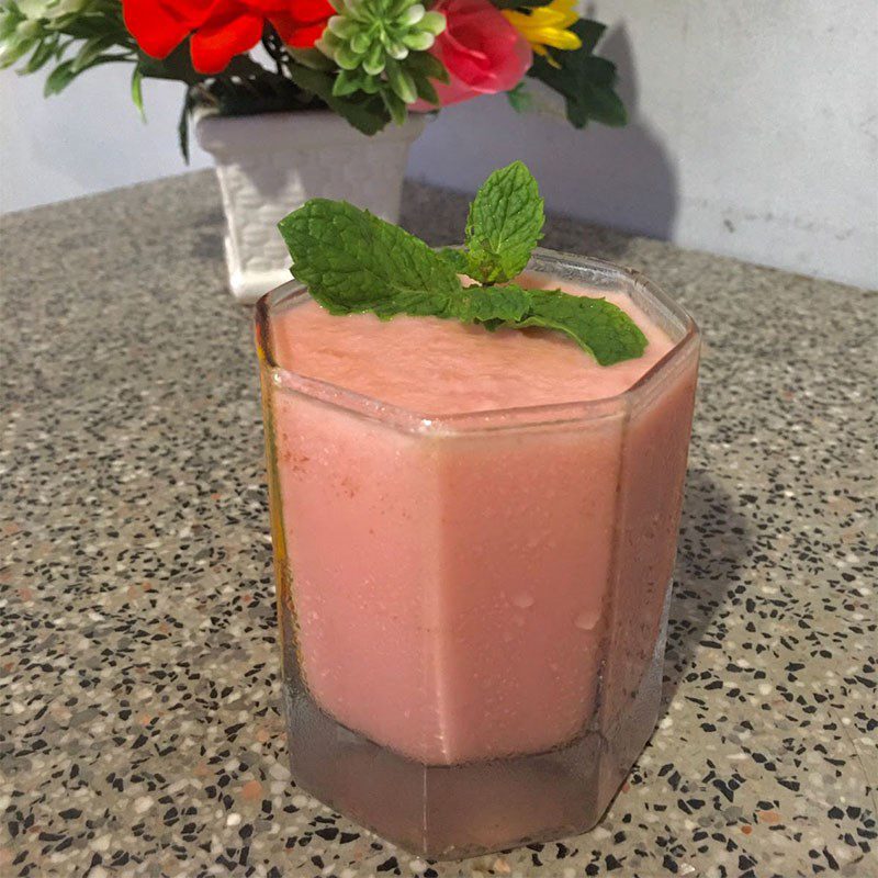 Step 3 Final product Watermelon smoothie with fresh milk