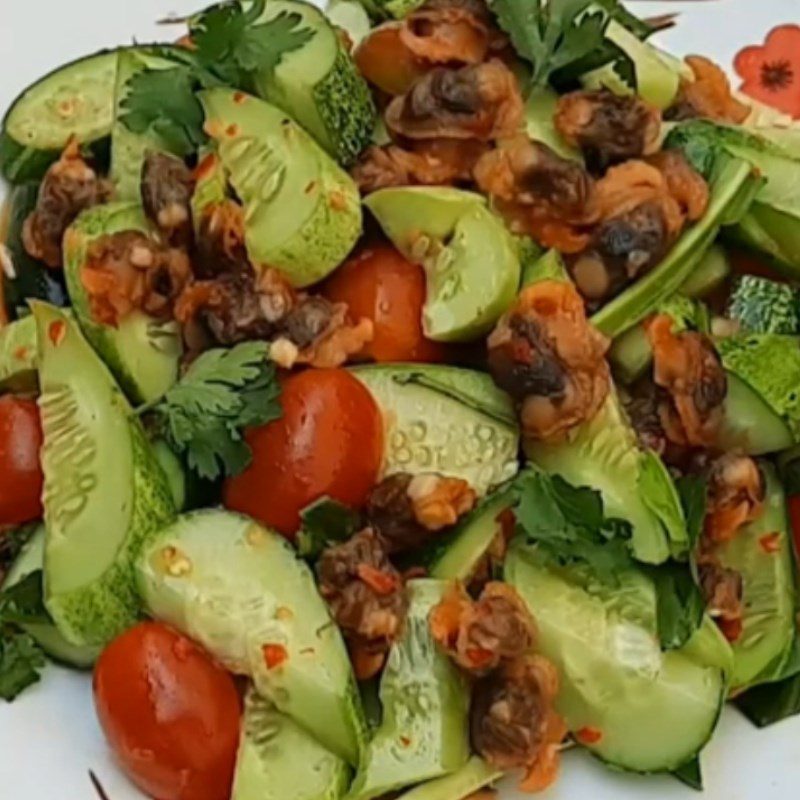 Step 6 Finished product of clam salad with cucumber and tomato