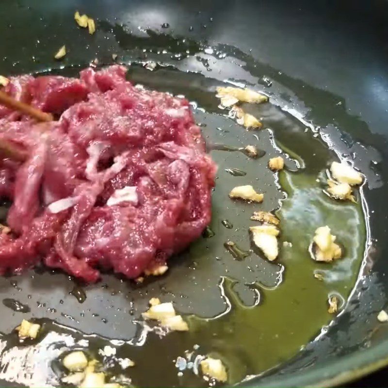 Step 4 Stir-fried beef Mixed rice noodle