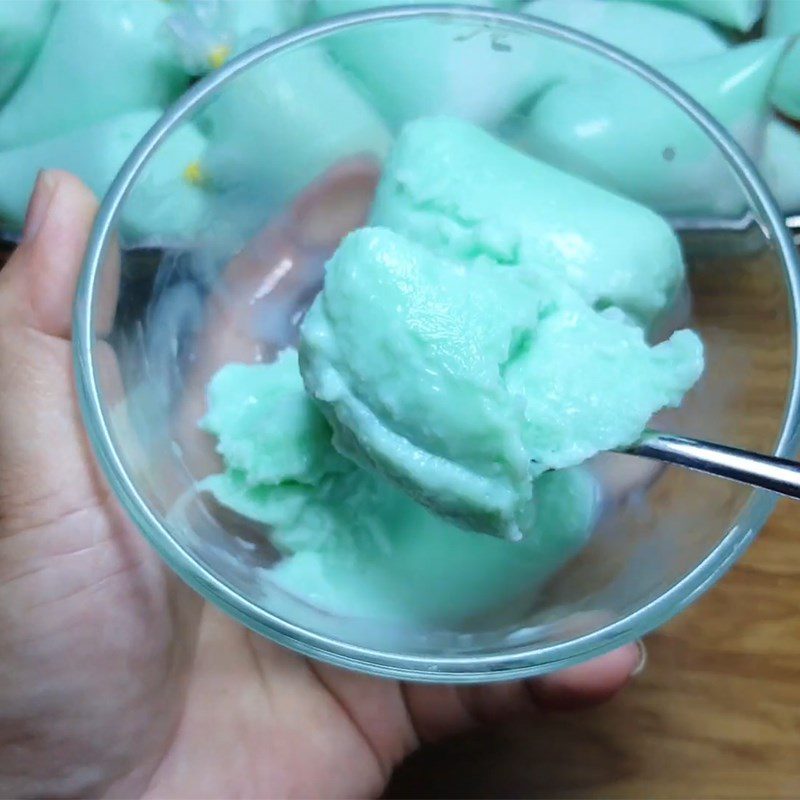 Step 4 Finished Product Mint Syrup Ice Cream