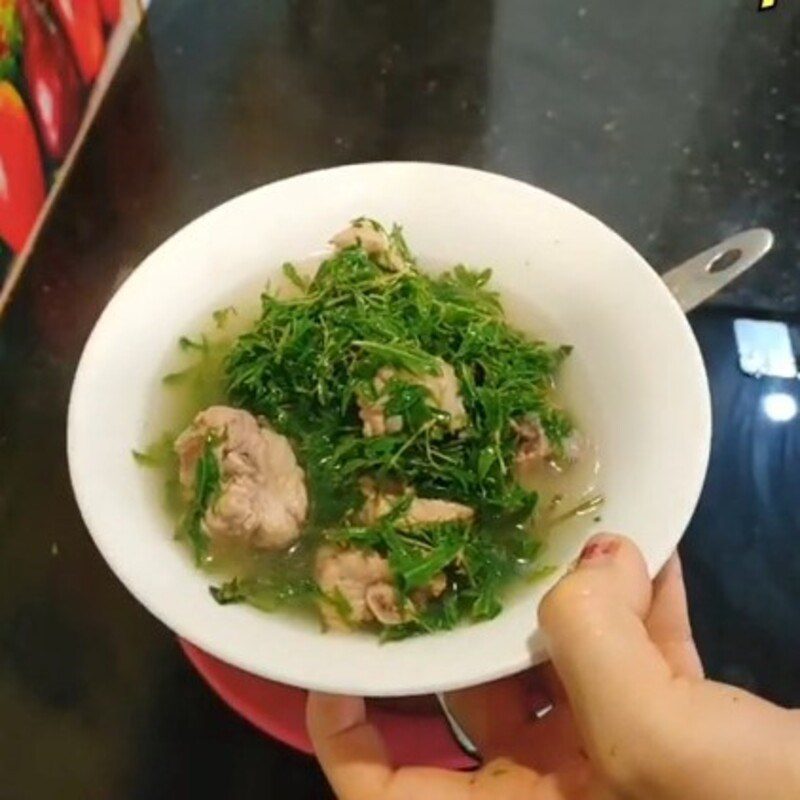 Step 3 Final product Coriander soup with pork ribs