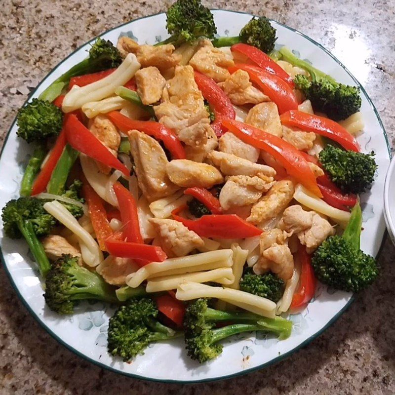 Step 6 Finished product of chicken fried noodles