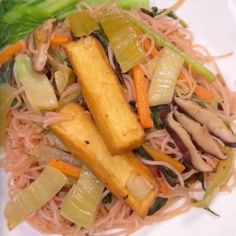 Step 7 Final Product Stir-fried sour vegetable noodles (Recipe shared by Tiktok Vegetarian Kitchen XANH)