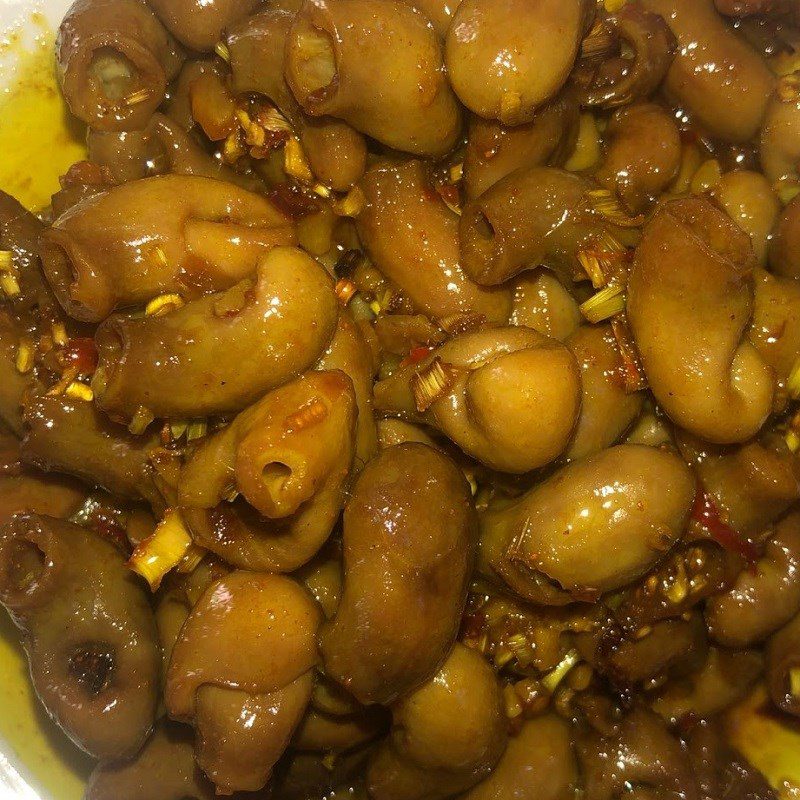 Step 4 Final Product Stir-fried Pangasius intestines with lemongrass and chili (recipe shared by users)
