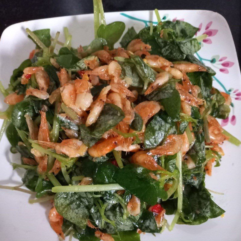 Step 5 Finished Product Shrimp Salad with Water Spinach