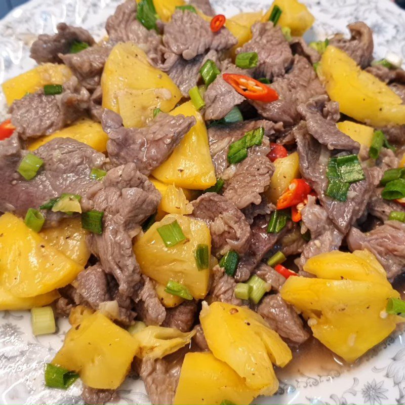 Step 4 Final product Beef stir-fried with pineapple