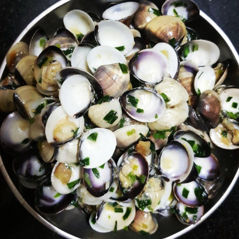 Step 5 Final Product Sautéed clams with green onions