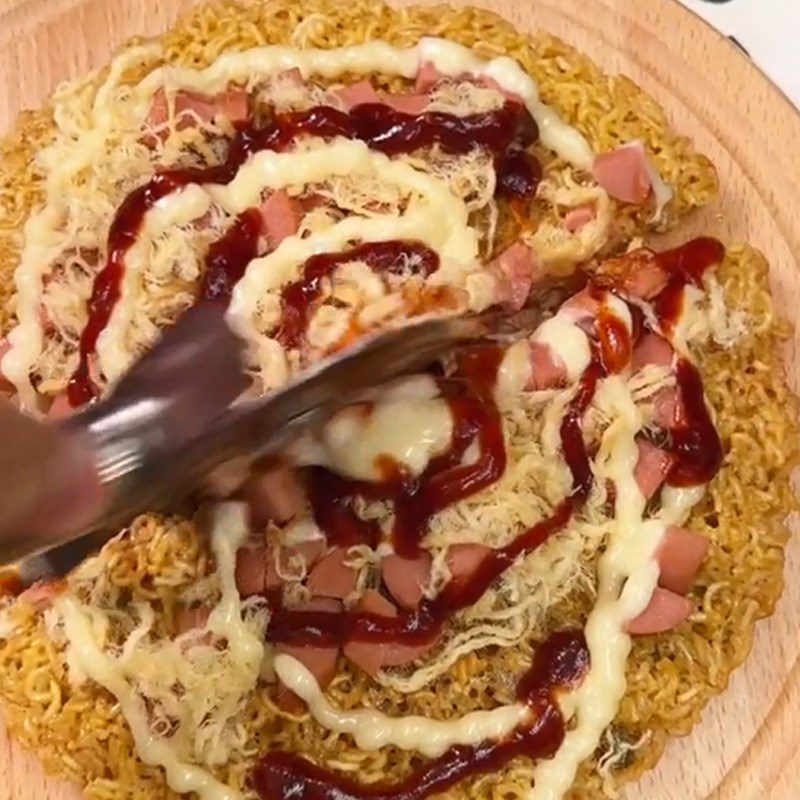 Step 3 Final product Instant noodle pizza (Recipe shared from TikTok Cooking with TasteVN)