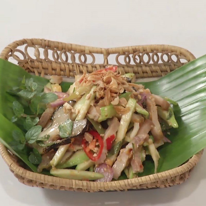 Step 6 Final product Guava salad with snails
