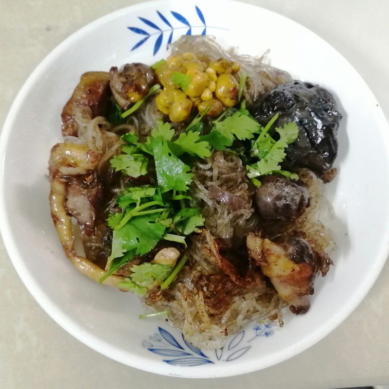 Step 4 Final Product Stir-fried rice noodles with chicken intestine