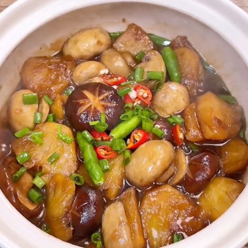 Step 5 Final Product Braised King Oyster Mushroom with Pineapple (Recipe shared by Tiktok Vegetarian Kitchen XANH)