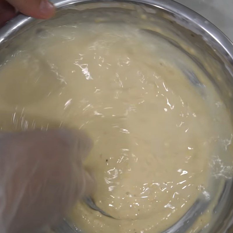 Step 4 Mix the flour for fried chicken with sesame and herbs