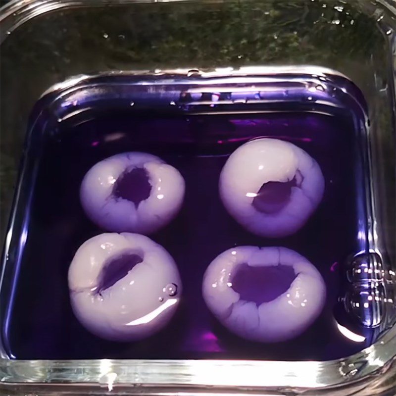 Step 3 Pouring the jelly mold Butterfly pea longan jelly