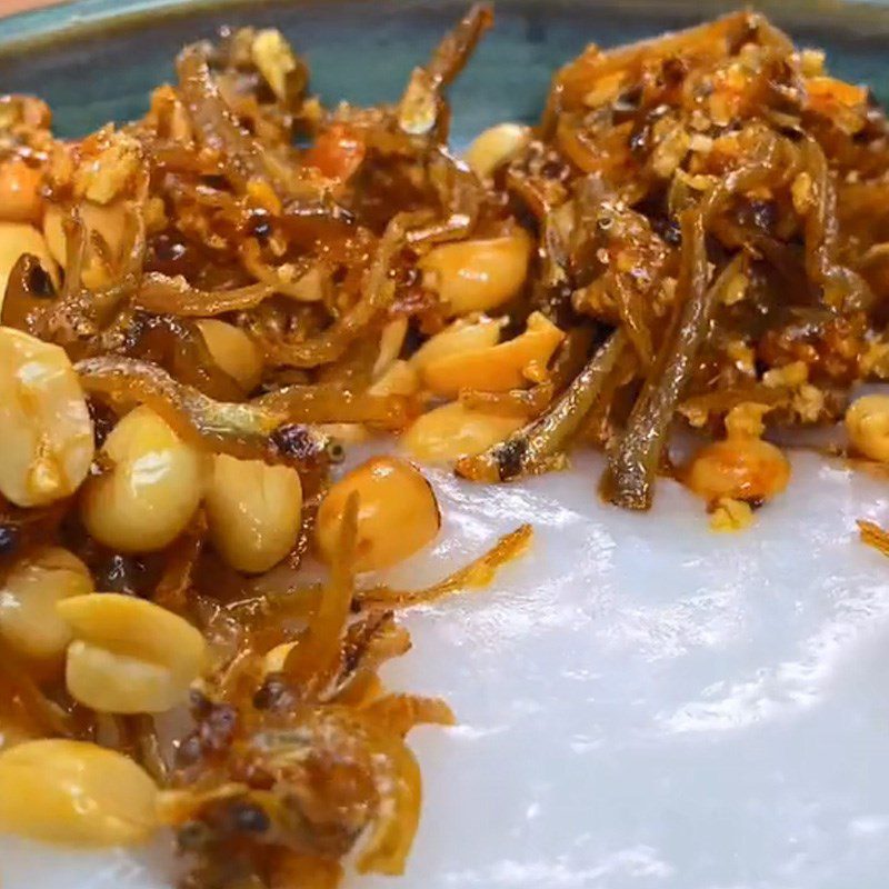 Step 4 Finished Product Fried Anchovies with Garlic Fish Sauce (Recipe shared from TikTok Cook with TasteVN)