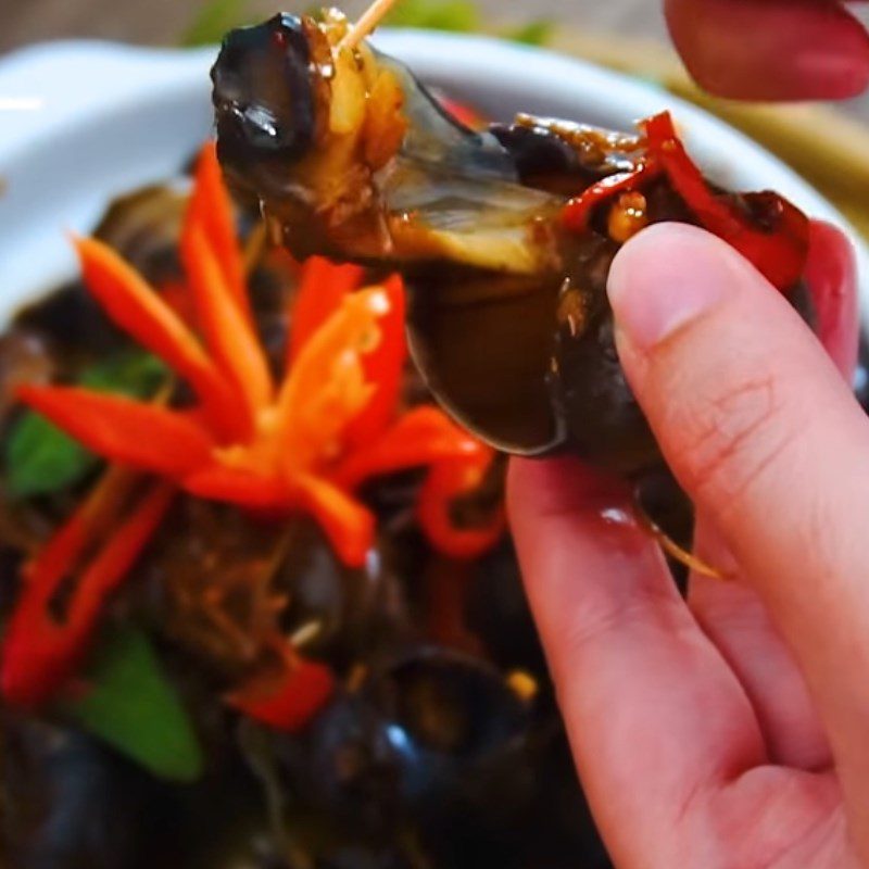 Step 4 Final Product Stir-fried snail with lemongrass and chili