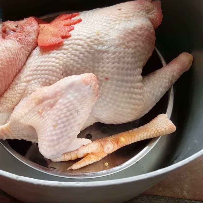 Step 4 Steam the chicken Coconut water steamed chicken