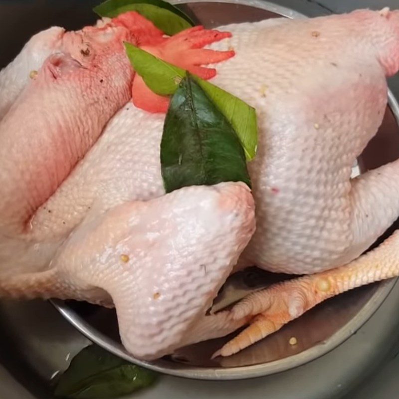 Step 4 Steam the chicken Coconut water steamed chicken