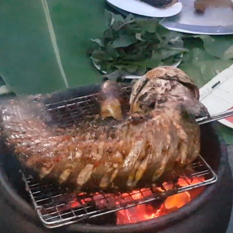 Step 4 Finished product Grilled catfish with salt and chili