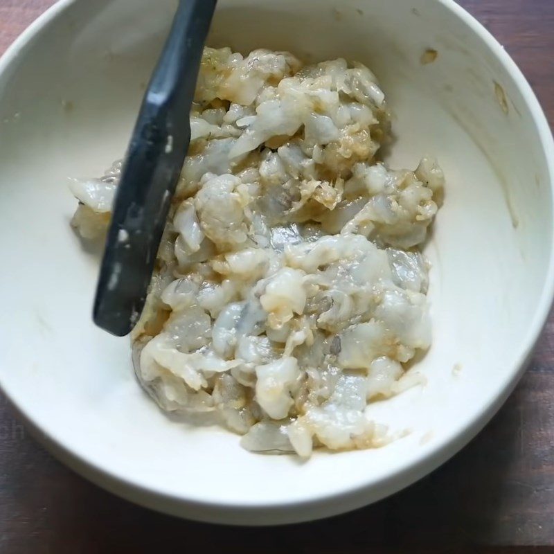 Step 3 Making the filling for shrimp-filled rice rolls