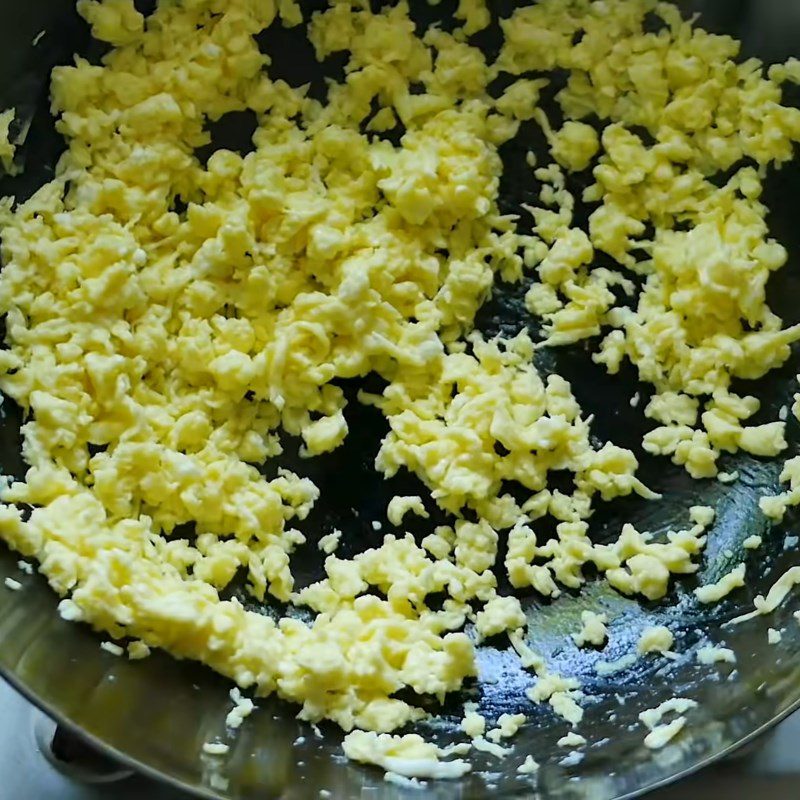 Step 3 Making the filling for shrimp-filled rice rolls