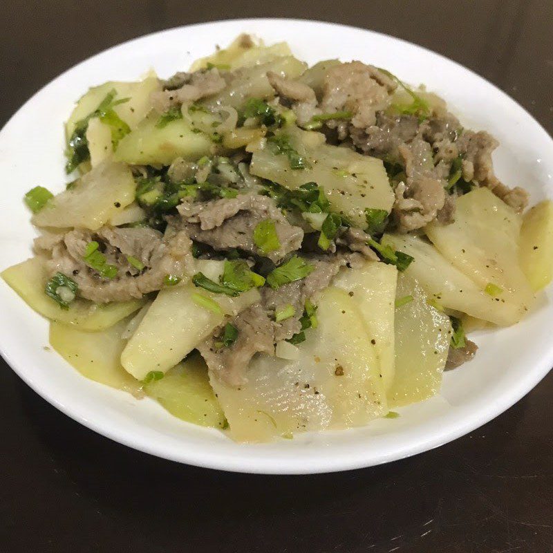 Step 4 Final Product Stir-fried kohlrabi with pork