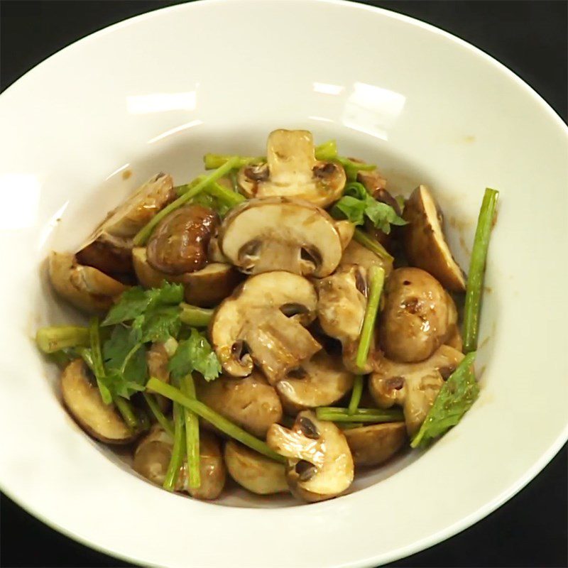 Step 3 Finished product Stir-fried Button Mushrooms with Celery