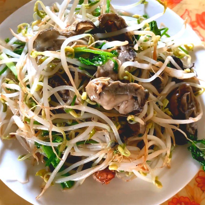 Step 4 Final Product Stir-fried Oysters with Bean Sprouts