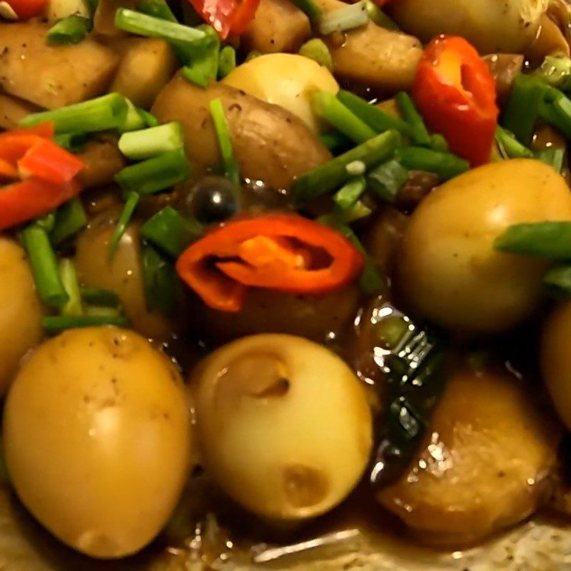 Step 5 Finished product Quail eggs braised with chicken thigh mushrooms