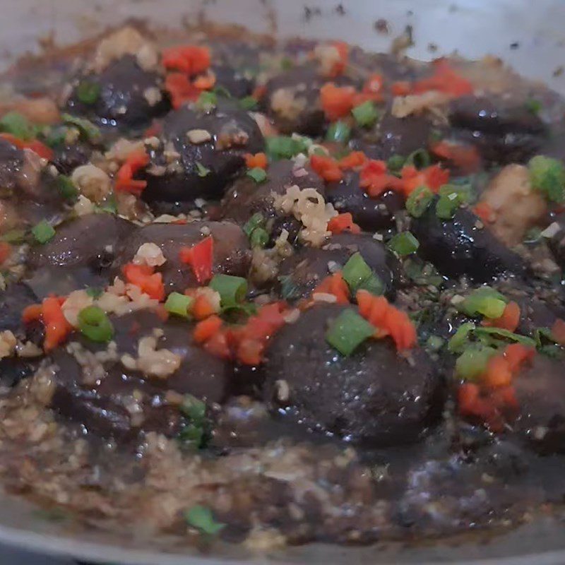 Step 5 Final product Shiitake mushrooms stir-fried with lemongrass and chili