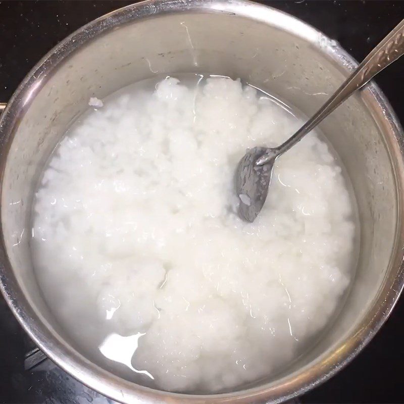 Step 4 Cooking porridge Pennywort porridge with pork