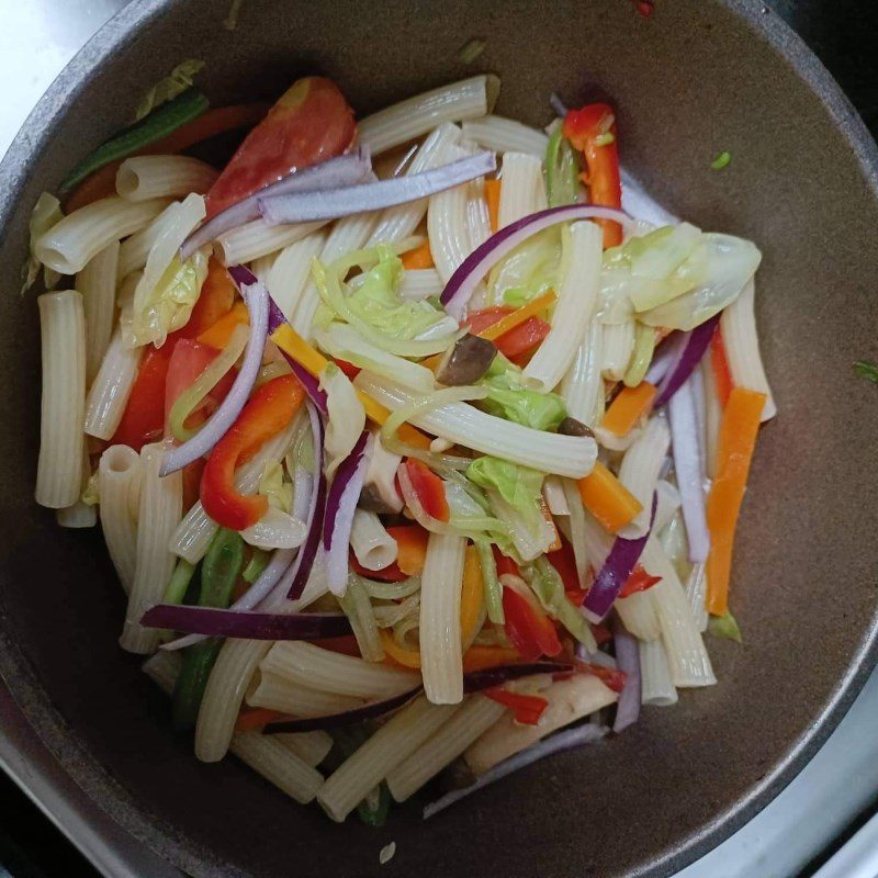 Step 3 Make stir-fried mixed noodles Stir-fried mixed noodles