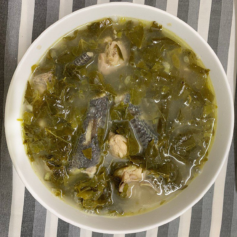 Step 4 Finished product Chicken soup with sour leaves