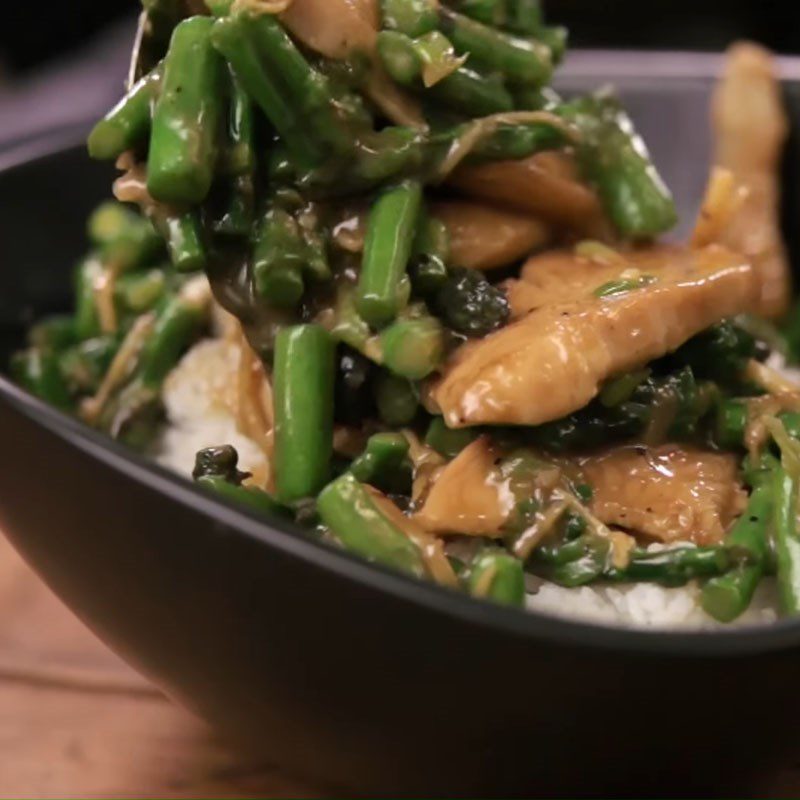 Step 4 Final product Stir-fried chicken breast with asparagus