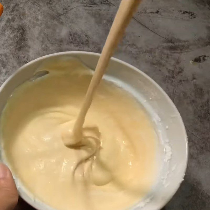 Step 3 Mix the batter with egg whites Salted egg mochi sponge cake spicy chicken floss