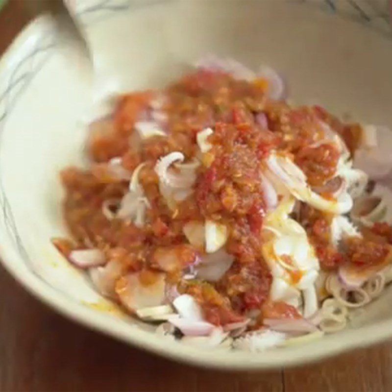 Step 4 Mix salad Thai style squid salad