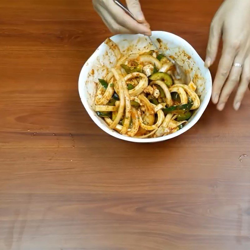 Step 4 Mix salad Korean squid