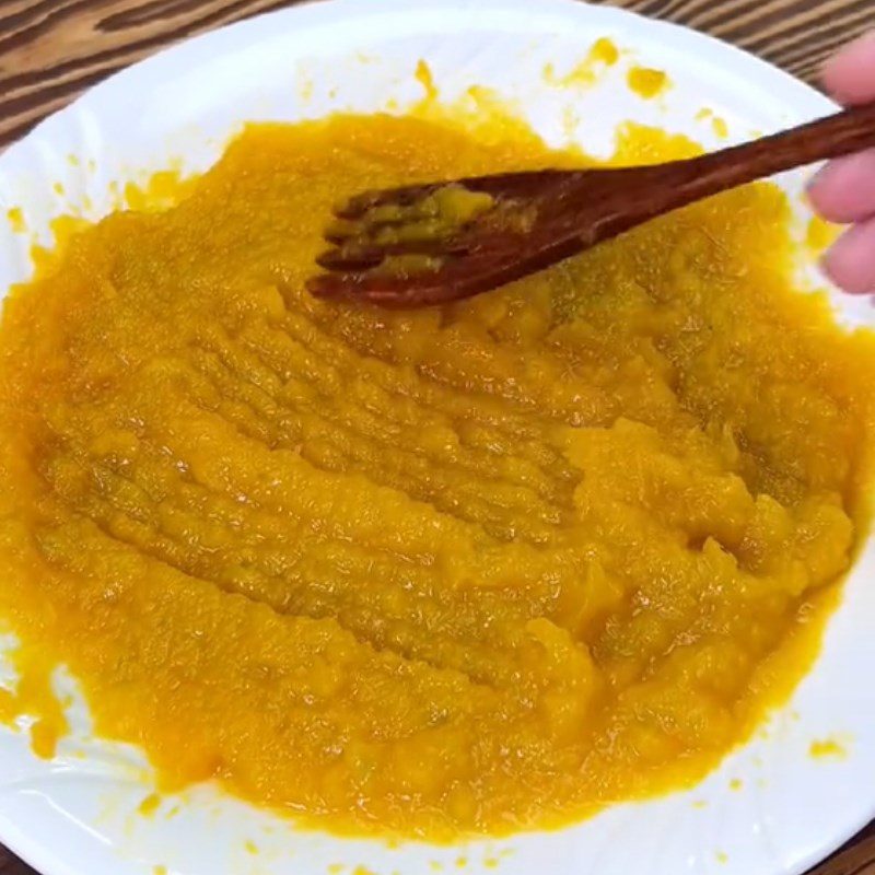 Step 2 Mixing the dough Fried pumpkin cake (Recipe shared from Tiktok Cooking with TasteVN)