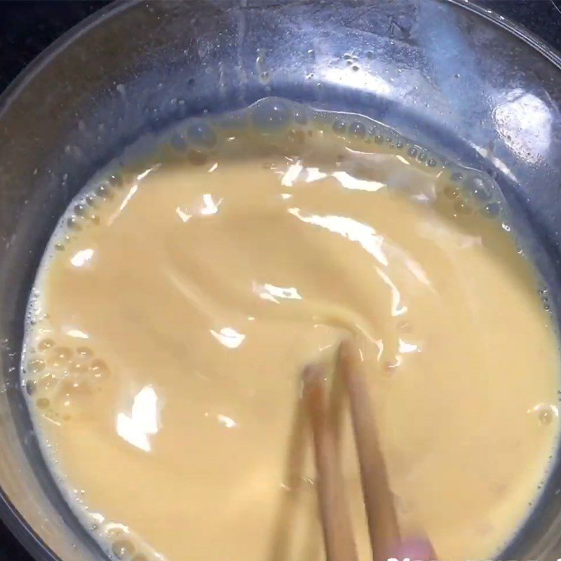 Step 1 Mixing the dough for Steamed Bread with Pineapple Filling