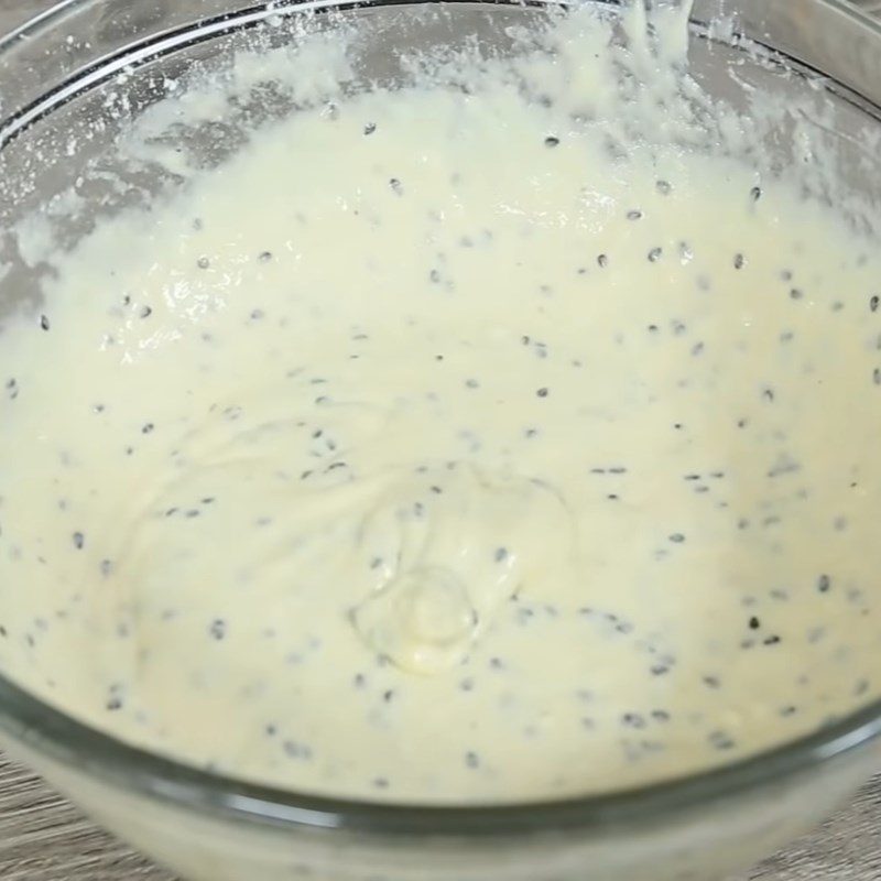 Step 1 Mixing the batter for Fried minced chicken with sesame