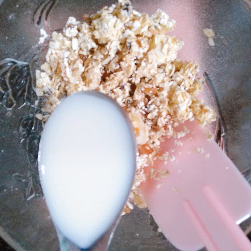 Step 1 Mix the dough Oatmeal Cookies using an air fryer