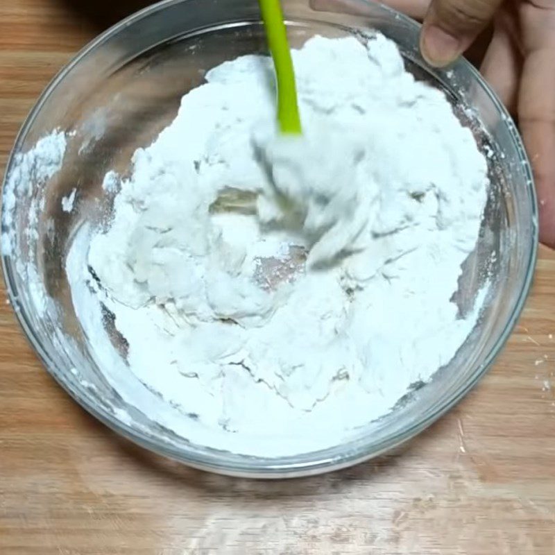 Step 1 Mix the dough for cheese milk buns