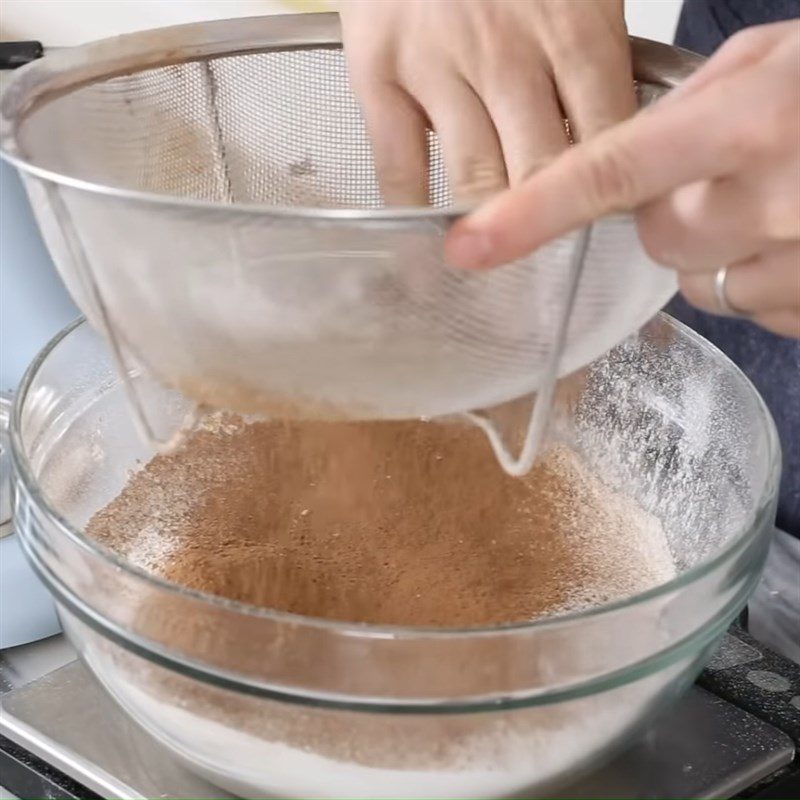 Step 1 Sift the flour mixture Christmas tree cupcake