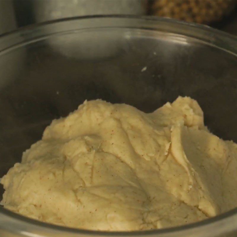 Step 2 Mix the almond cake flour