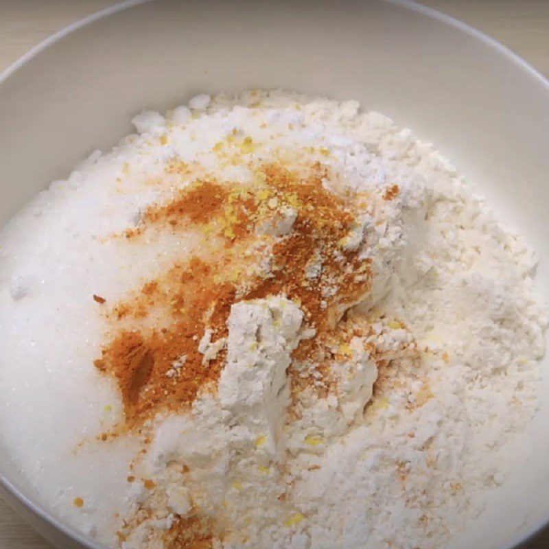 Step 1 Mix the dough and knead the dough for Green Bean Stuffed Dumplings