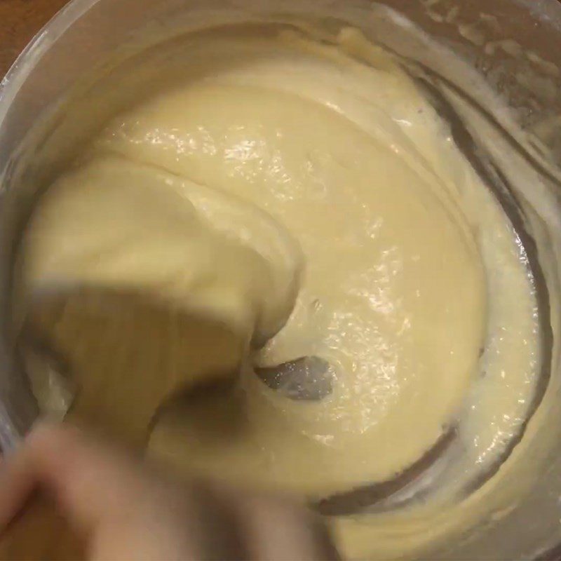 Step 4 Mix the cake batter with the egg whites Yogurt sponge cake using an air fryer fluffy